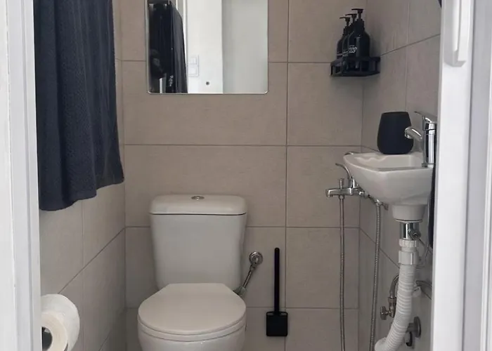 Private In Quiet Area Free Parking 3* 帕特雷
