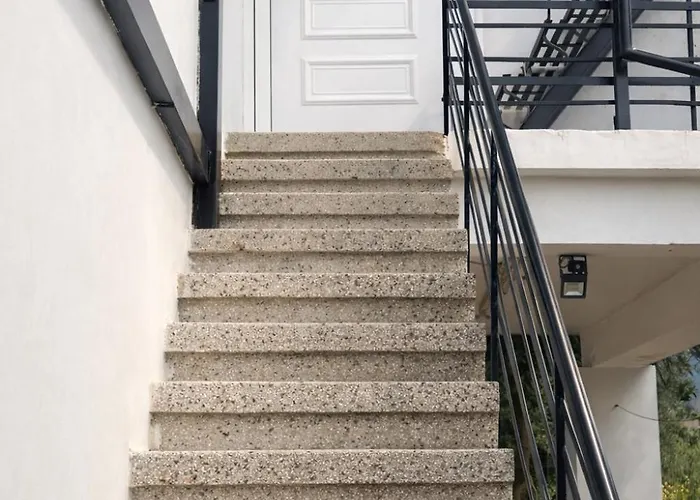 Private In Quiet Area Free Parking 3* פאטרה